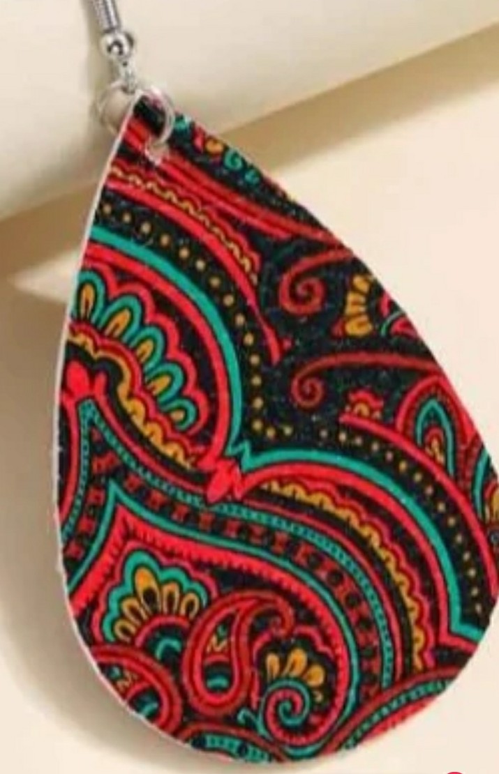 Peacemade teardrop hippy earring Paisley