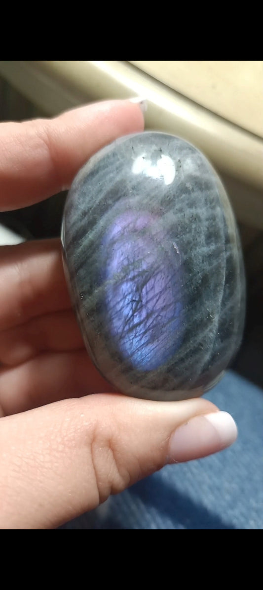 Purple Labradorite palm stone, high quality mineral, great flash pollished specimen, Labradorite rock