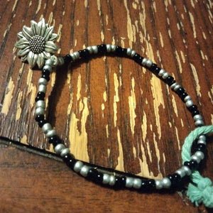 Beaded Bracelet sunflower charm by Peacemade