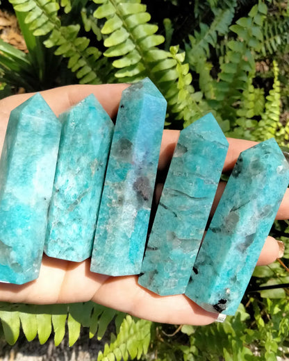 Amazonite Point with quartz deposit