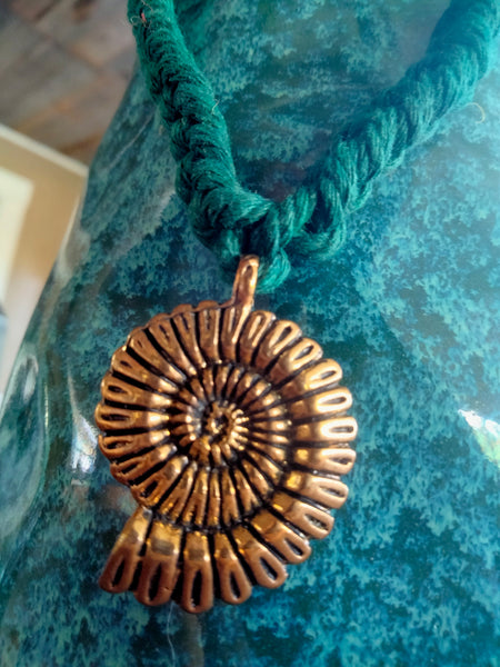 Green Hemp Mawana Shell Pendent Necklace by Peacemade