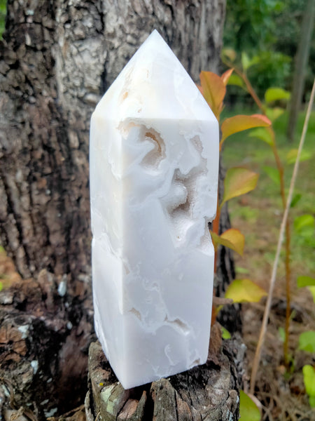 White lace agate with durzy caves in white marble stone Tower