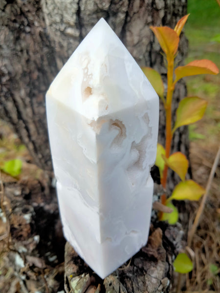 White lace agate with durzy caves in white marble stone Tower