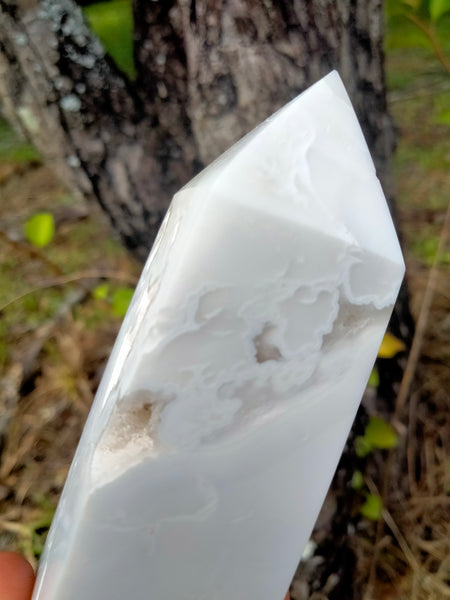 White lace agate with durzy caves in white marble stone Tower