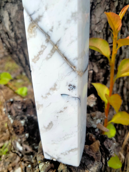 White lace agate with durzy caves in white marble stone Tower