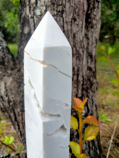 White lace agate with durzy caves in white marble stone Tower