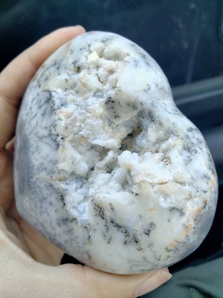 Dendritic opal heart B