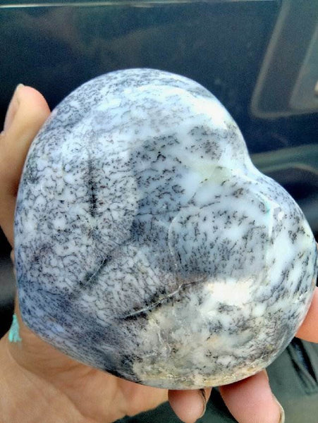 Dendritic opal heart