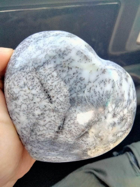 Dendritic opal heart